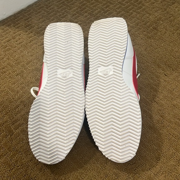 Nike Cortez 9.5M - Picture 2 of 4